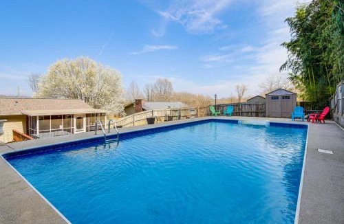 Knoxville House | 3 Mi to UT & Market Square: Poolside Retreat!