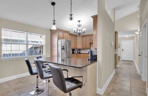Fort Walton Beach House | 3 min drive to the beach, walking distance to downtown, 5 miles from Destin!