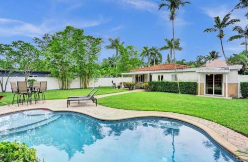 Wilton Manors House | 3 min. walk to Wilton Drive, pool and huge yard