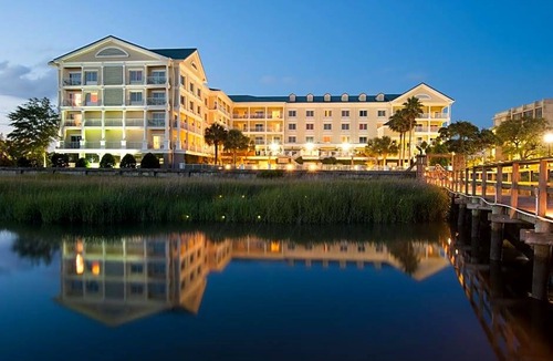 Downtown Charleston Hotel | 3-Star Hotel ∙ Courtyard Charleston Waterfront