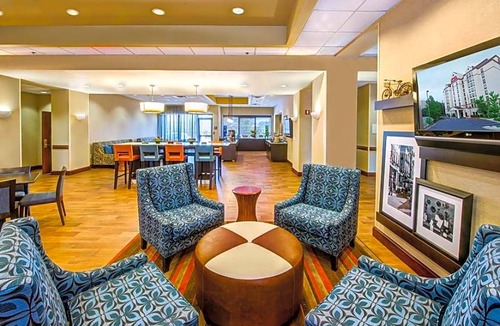 Cumberland Hotel | 3-Star Hotel ∙ Hampton Inn & Suites Atlanta-Galleria