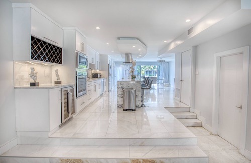 East Little Havana Villa | 3-story modern, home, with a large deck & jacuzzi overlooking the Miami River