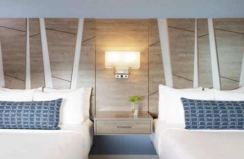 Pinellas Point Hotel | 3 Units | Serene Getaway w/Pool Access | Adventure & City Excitement Nearby