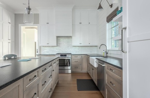 Vanderhorst Plantation House | 30 Blue Heron Pond Road by Akers Ellis Rentals