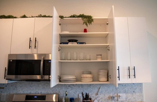Newark Apartment | 30% off Newark Haven: Sky Lounge + Game Room Near NYC, MetLife Stadium