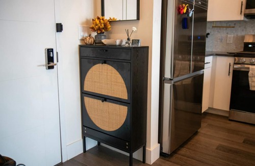 Newark Apartment | 30% off Newark Haven: Sky Lounge + Game Room Near NYC, MetLife Stadium
