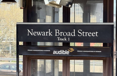 Newark Apartment | 30% off Newark Haven: Sky Lounge + Game Room Near NYC, MetLife Stadium