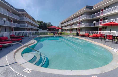 Ocala House | 300 m² Motel ∙ 127 guests