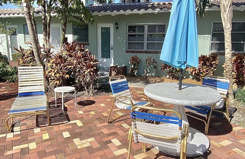 Delray Beach Apartment | 300 STEPS TO THE BEACH