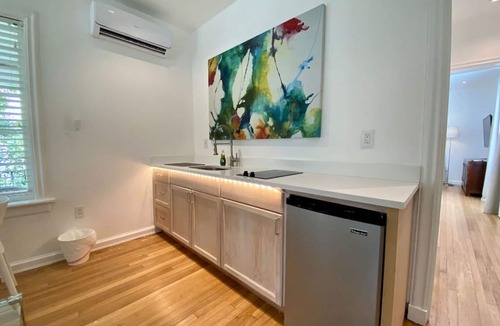 Douglas Apartment | 306 · Newly Renovated one-bdr with Patio
