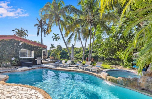 Coral Ridge House | 309 m² House ∙ 7 bedrooms ∙ 18 guests