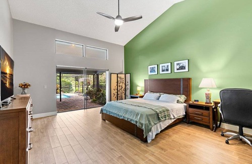Palm Harbor House | 316 m² House ∙ 3 bedrooms ∙ 6 guests