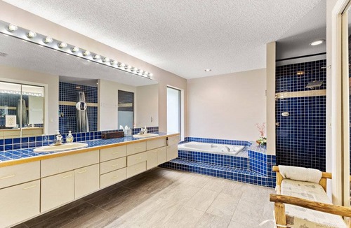 Palm Harbor House | 316 m² House ∙ 3 bedrooms ∙ 6 guests