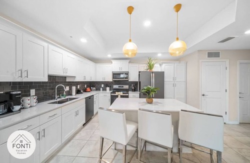 Kissimmee Apartment | 3171-301 Resort Lake View Disney Universal Orlando