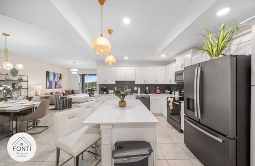 Kissimmee Apartment | 3171-301 Resort Lake View Disney Universal Orlando