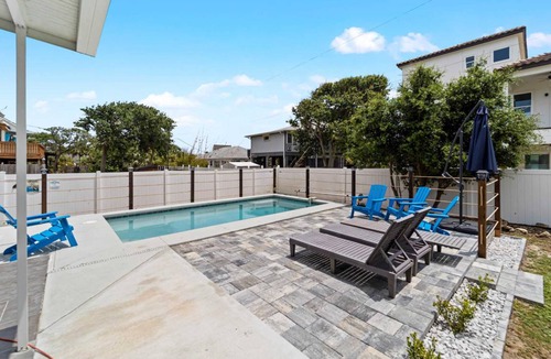 Marineland Acres House | 325 m² House ∙ 4 bedrooms ∙ 10 guests
