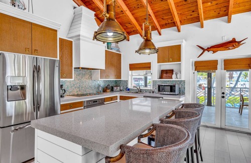 Lime Grove Estates House | 325 m² House ∙ 5 bedrooms ∙ 12 guests