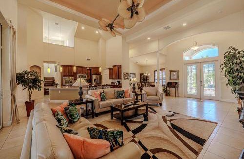 Yacht Club Villa | 327 m² Villa ∙ 4 bedrooms ∙ 8 guests