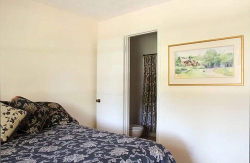 Dolphin's Cove House | 332/A Dolphin / Perfect getaway!