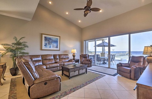 Apollo Beach House | 334 m² House ∙ 5 bedrooms ∙ 10 guests
