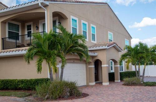 Indian Harbour Beach House | 334 m² House ∙ 5 bedrooms ∙ 12 guests