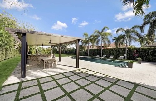 Tamiami Villa | 344 m² Villa ∙ 5 bedrooms ∙ 10 guests