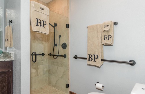 Bronson Cottage | 35 minutes from both Gainesville and Ocala, 20 minutes from HITS