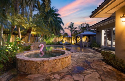 Coral Ridge House | 350 m² House ∙ 5 bedrooms ∙ 14 guests