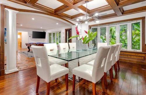 Coral Ridge House | 350 m² House ∙ 5 bedrooms ∙ 14 guests