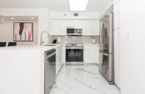 Sunny Isles Beach Apartment | 3503 Yacht Club at Aventura Lux 2 Bed 2 Brand New 2021