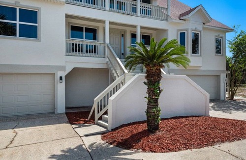 Pensacola House | 353 m² House ∙ 6 bedrooms ∙ 23 guests
