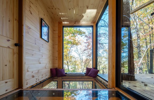 Sugarfork Cabin | 360° Glass Treehouse in the Canopy - The Cūbus
