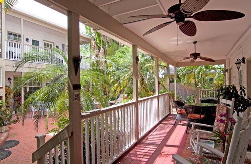Parrot Cove Bed & Breakfast | 37 m² Bed and breakfast ∙ 4 guests