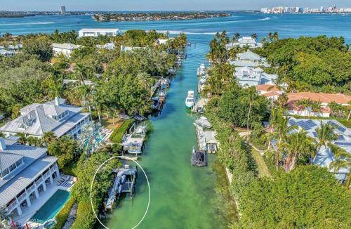 Bay Isle House | 382 m² House ∙ 7 bedrooms ∙ 15 guests