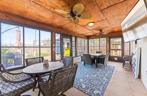 Harbor Heights Apartment | 384 Harbor Drive