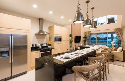 Florida Central Atlantic Coast House | 3B/R Heated Pool, Near Disney, Free Parking Free Wi-Fi