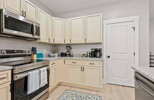 Midtown House | 3bd/2ba Savannah Home * Built 2025 * Dogs Welcome