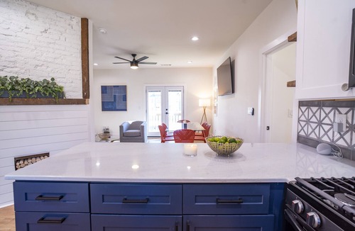 East Lake House | 3bd/2bth, Putting Green, Walk to Restaurants!