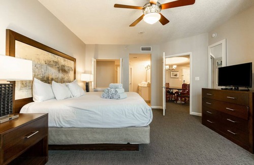 Daytona Beach Resort | 3BD/Daytona - Beach, Pools, Lazy River, Bar, Slides