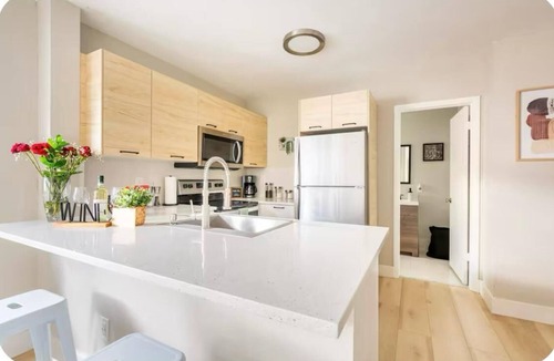 Flagami House | 3BDR Modern/Top Location/Terrace/10min Airport and Coral Gables