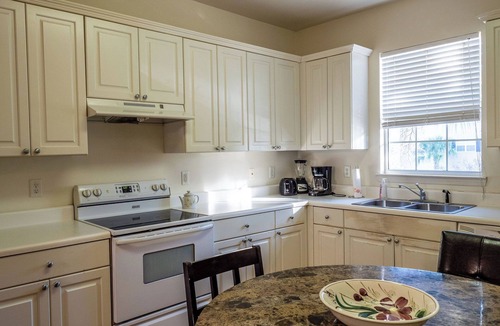 North Charleston House | 3bed/3.5bath/3 story Spacious, Beautiful Remodel