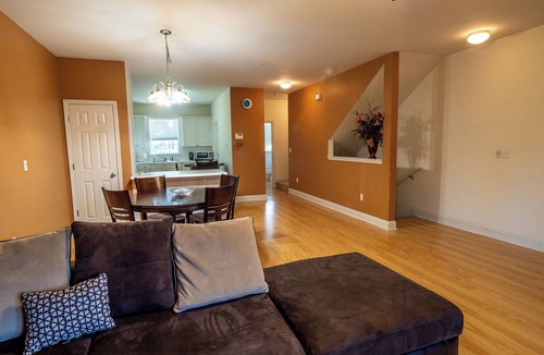 North Charleston House | 3bed/3.5bath/3 story Spacious, Beautiful Remodel