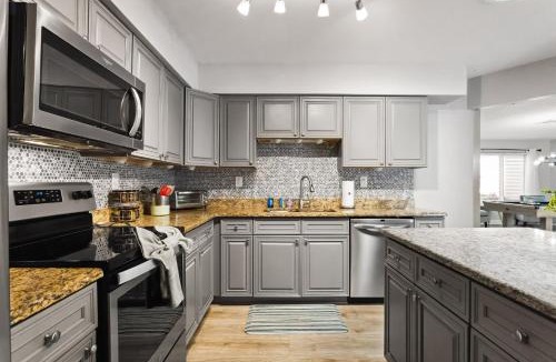 Boynton Beach House | 3BR 2BA Heated Pool Home Pool Table Great Location