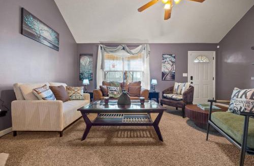 Stockbridge House | 3BR 2BA Home Near Piedmont Hospital & Amphitheater