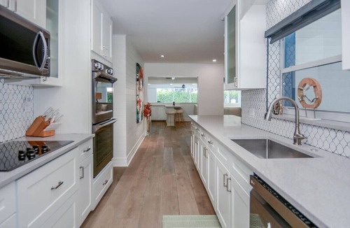 Jupiter Apartment | 3BR/3.5BA w/Private Intracoastal Beach Access, Hot tub, & Pool