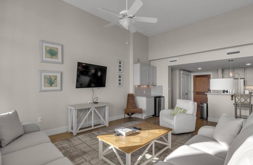 Baytowne Wharf Condo | 3BR/3BA Lasata ~ Top Floor ~ Golf Cart ~ Near Baytowne!