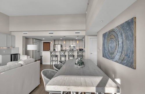 Baytowne Wharf Condo | 3BR/3BA Lasata ~ Top Floor ~ Golf Cart ~ Near Baytowne!