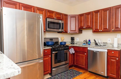 Downtown Baltimore House | 3BR 4 Bath 2-Min Walk to Johns Hopkins Hospital.