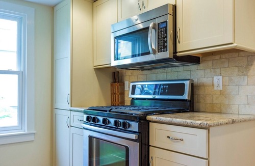 Ocean Grove House | 3BR Beautiful Remodeled Victorian w/Beach Locker