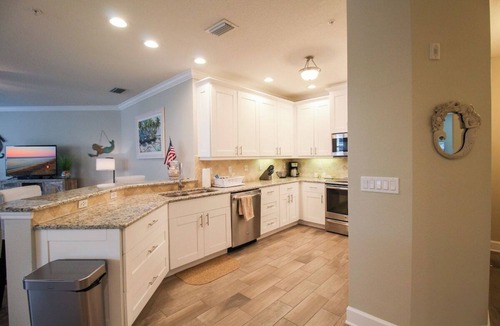 Whitney Beach Condo | 3BR Condo Near Anna Maria Island Beaches on Palma Sola Bay - Tropic Treasures